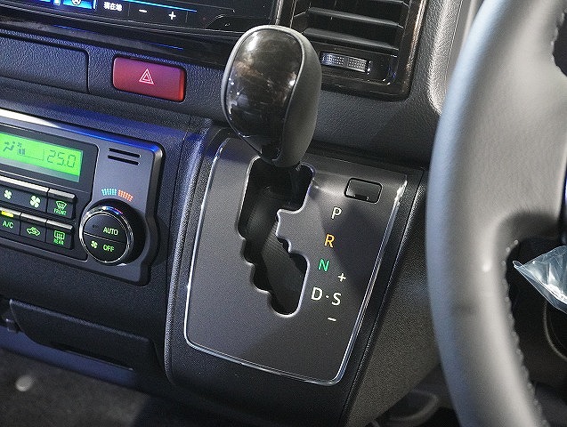 6394 8型ハイエース スーパーGL ダークプライムⅡ 2WD 2,000cc