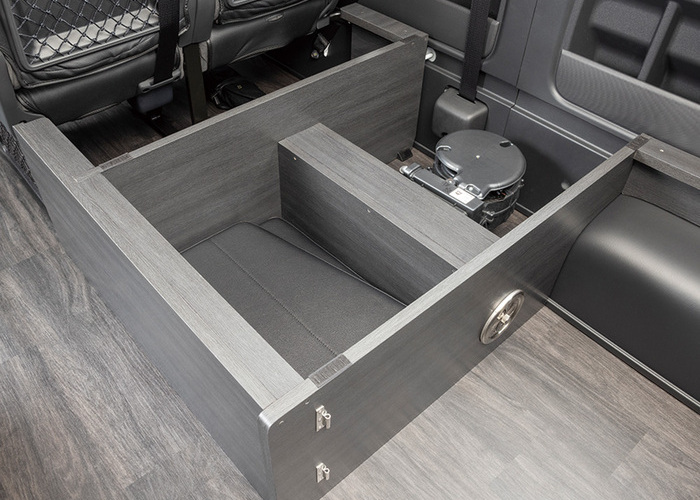 HIACE WAGON GL  COMPLETE 「Bed Kit Ⅴ」WAGON　3ナンバー　10人乗りのサムネイル
