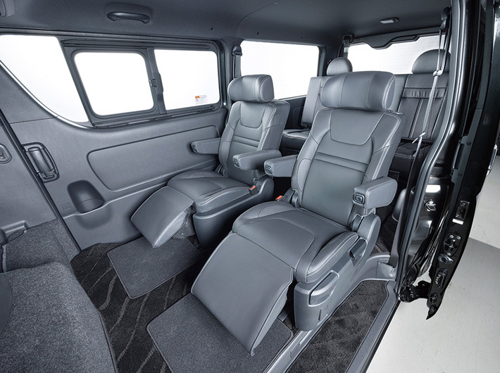 HIACE S-GL COMPLETE「LIMOUSINE 7」WAGON　3or5ナンバー　７人乗りのサムネイル