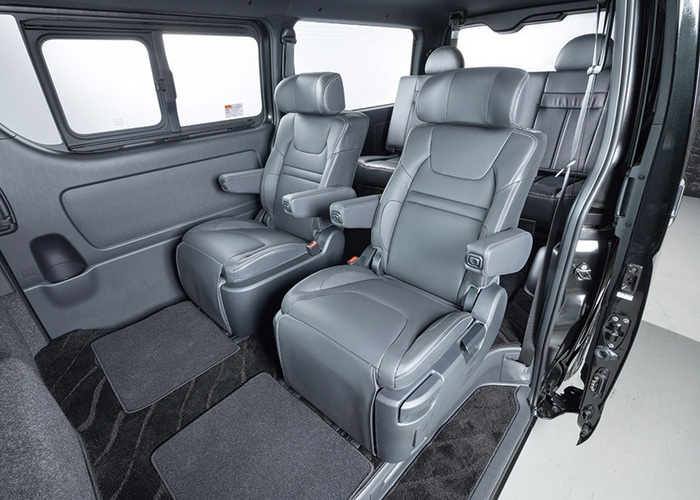 HIACE S-GL COMPLETE「LIMOUSINE 7」WAGON　3or5ナンバー　７人乗りのサムネイル