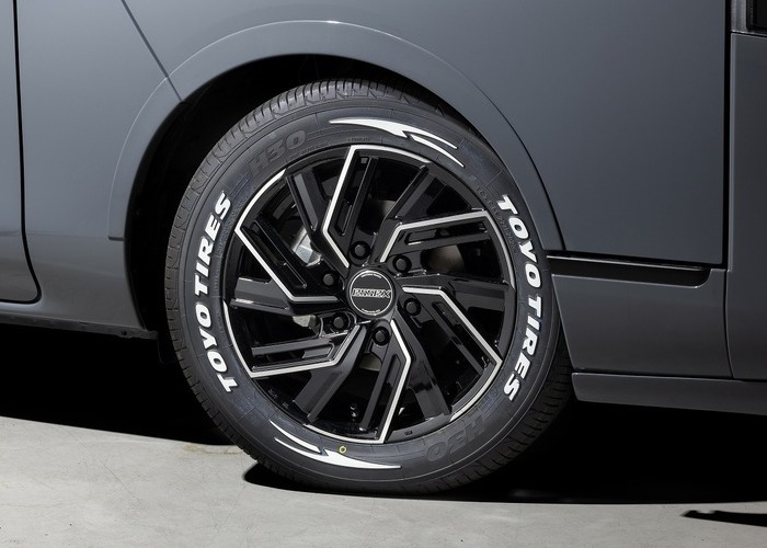 NV350キャラバン「CRS PACKAGE」シーアールエスパッケージのサムネイル