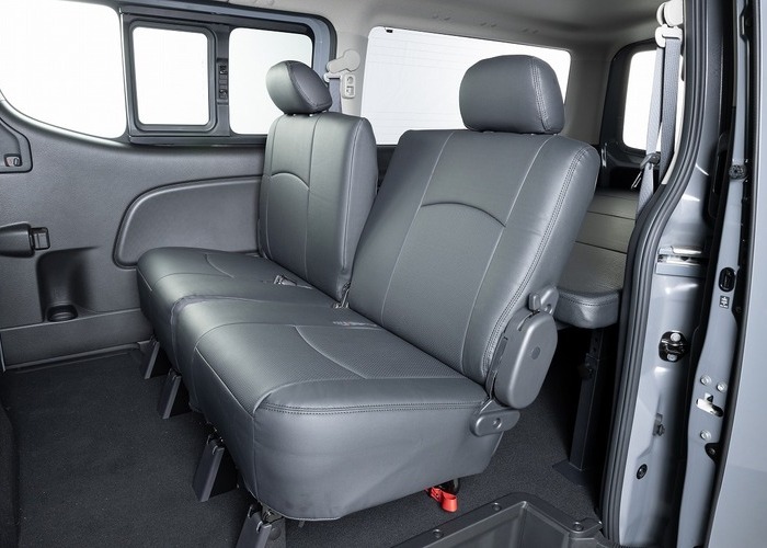 NV350キャラバン「CRS PACKAGE」シーアールエスパッケージのサムネイル