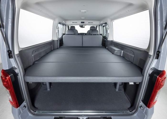 NV350キャラバン「CRS PACKAGE」シーアールエスパッケージのサムネイル