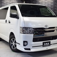 2017年式　ハイエースバンロングボディ　中古車　1.6万kmのサムネイル