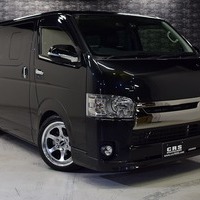 2017年式　ハイエース　中古車　4.0万kmのサムネイル