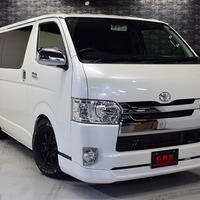 2014年式　ハイエース　中古車　4.6万kmのサムネイル