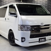 2016年式　ハイエース　中古車　6.1万kmのサムネイル