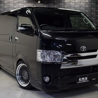 2016年式　ハイエース　中古車　10.3万kmのサムネイル