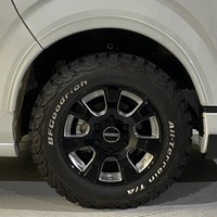 2018年式　ハイエースバン　中古車　2.4万ｋｍのサムネイル