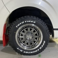 H30年式　ハイエースS-GL DP　4WD2800cc（ディーゼル車）5人乗車　2.7万ｋｍのサムネイル