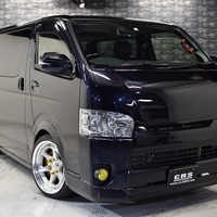 2016年式　ハイエース　中古車　5.2万kmのサムネイル
