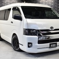 2010年式　ハイエース　中古車　3.8万kmのサムネイル