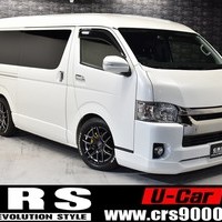 2017年式　ハイエース　中古車　5.7万kmのサムネイル