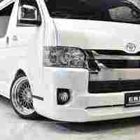 新車ハイエース　ワイドバン　1のサムネイル