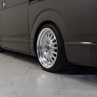 2019年式　ハイエース　中古車　2.0万kmのサムネイル