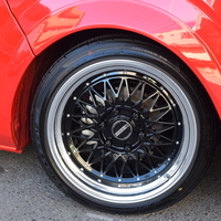 ハイエースS-GL　2WD2000ccガソリン車　純正特設カラーレッドのサムネイル