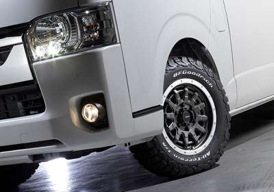 HIACE S-GL COMPLETE「WILD PACKAGE」1or4ナンバー　5人乗り