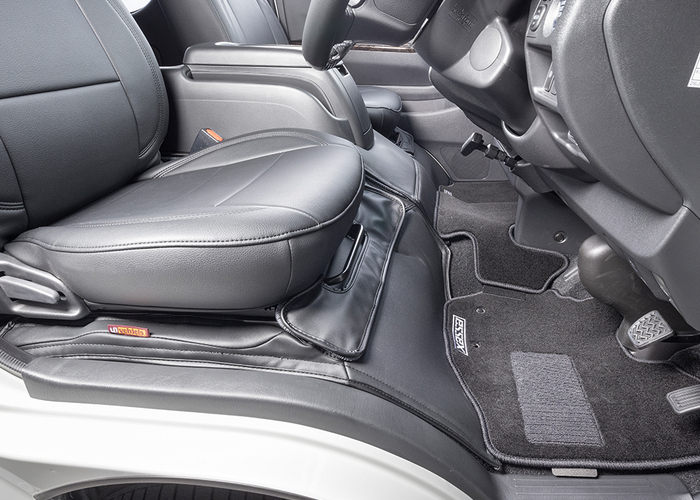 HIACE S-GL COMPLETE「FAMILY PACKAGE」1or4ナンバー　5人乗りのサムネイル