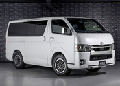 HIACE S-GL COMPLETE「WILD PACKAGE」1or4ナンバー　5人乗りのサムネイル
