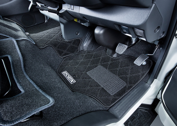 HIACE S-GL COMPLETE「FAMILY PACKAGE」1or4ナンバー　5人乗りのサムネイル