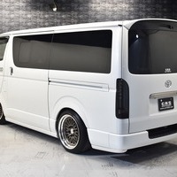 2019年式　ハイエース　S-GL DPⅡ　中古車　2.2万kmのサムネイル