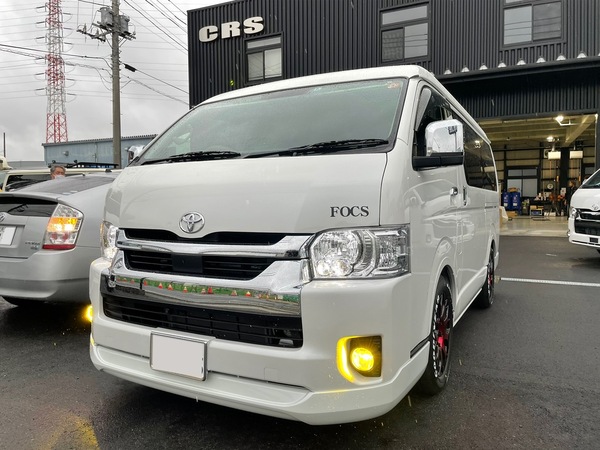 赤好きのお客様のハイエースが完成！外装&内装をレッド仕様にカスタムしました