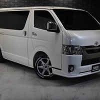 14 新車ハイエースS-GL DPII 2WD 2000CC ガソリン車 2/5人乗り CRSパッケージのサムネイル