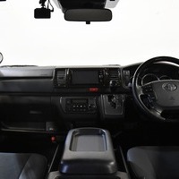 H30年式　ハイエースS-GL DP　2WD 2000㏄ （ガソリン車） 5人乗車 5.7万ｋｍのサムネイル