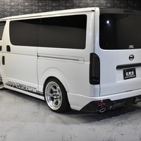 H27年式　ハイエースS-GL　2WD3000cc（ディーゼル車）5人乗車　9万ｋｍのサムネイル