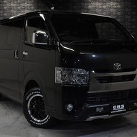 19 ハイエース S-GL DPII 4WD 2800CC ディーゼル車 2/5人乗り CRSコンプリートのサムネイル