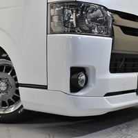 R2年式　ハイエースS-GLDP2　2WD2000ccガソリン　5人乗車　9,000Kmのサムネイル