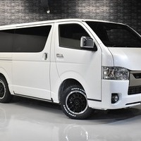 1 ハイエースS-GL DPII 4WD 2800CC ディーゼル車 2/5人乗り 展示車オリジナルコンプリートのサムネイル