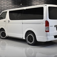 1 ハイエースS-GL DPII 4WD 2800CC ディーゼル車 2/5人乗り 展示車オリジナルコンプリートのサムネイル