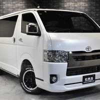 4 ハイエースS-GL DPII 4WD 2800CC ディーゼル車 2/5人乗り 展示車オリジナルコンプリートのサムネイル