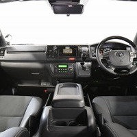 1 ハイエースS-GL DPII 4WD 2800CC ディーゼル車 2/5人乗り 展示車オリジナルコンプリートのサムネイル