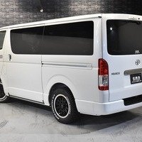 4 ハイエースS-GL DPII 4WD 2800CC ディーゼル車 2/5人乗り 展示車オリジナルコンプリートのサムネイル