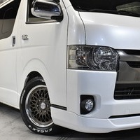 H28年式　ハイエースS-GL DP　2WD3000cc（ディーゼル車）5人乗車　5.9万ｋｍのサムネイル