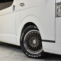 H28年式　ハイエースS-GL DP　2WD3000cc（ディーゼル車）5人乗車　5.9万ｋｍのサムネイル