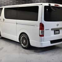 H28年式　ハイエースS-GL DP　2WD3000cc（ディーゼル車）5人乗車　5.9万ｋｍのサムネイル