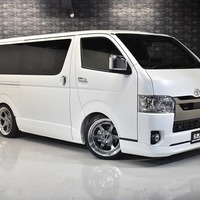 1 ハイエースS-GL DPII 2WD 2000CC ガソリン車 2/5人乗り 即納車オリジナルコンプリートのサムネイル