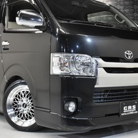 H28年式　ハイエースS-GL 2WD3000cc（ディーゼル車）5人乗車　13.6万ｋｍのサムネイル