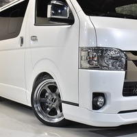 1 ハイエースS-GL DPII 2WD 2000CC ガソリン車 2/5人乗り 即納車オリジナルコンプリートのサムネイル