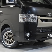 4 ハイエースS-GL DPII 4WD 2800CC ディーゼル車 2/5人乗り 展示車オリジナルコンプリートのサムネイル