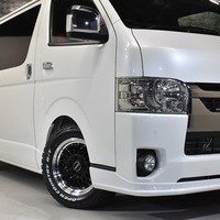 11 ハイエースS-GL DPII 2WD 2000CC ガソリン車 2/5人乗り 即納車オリジナルコンプリートのサムネイル