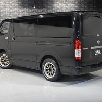 4 ハイエースS-GL DPII 4WD 2800CC ディーゼル車 2/5人乗り 展示車オリジナルコンプリートのサムネイル