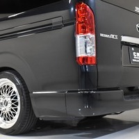 H28年式　ハイエースS-GL 2WD3000cc（ディーゼル車）5人乗車　13.6万ｋｍのサムネイル