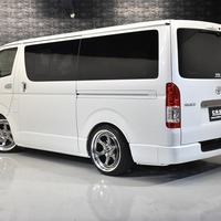 1 ハイエースS-GL DPII 2WD 2000CC ガソリン車 2/5人乗り 即納車オリジナルコンプリートのサムネイル