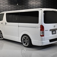 1 ハイエースS-GL DPII 2WD 2000CC ガソリン車 2/5人乗り 展示車オリジナルコンプリートのサムネイル