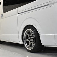 1 ハイエースS-GL DPII 2WD 2000CC ガソリン車 2/5人乗り 展示車オリジナルコンプリートのサムネイル