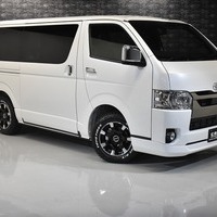 10 ハイエースS-GL DPII 4WD 2800CC ディーゼル車 2/5人乗り 即納車オリジナルコンプリートのサムネイル